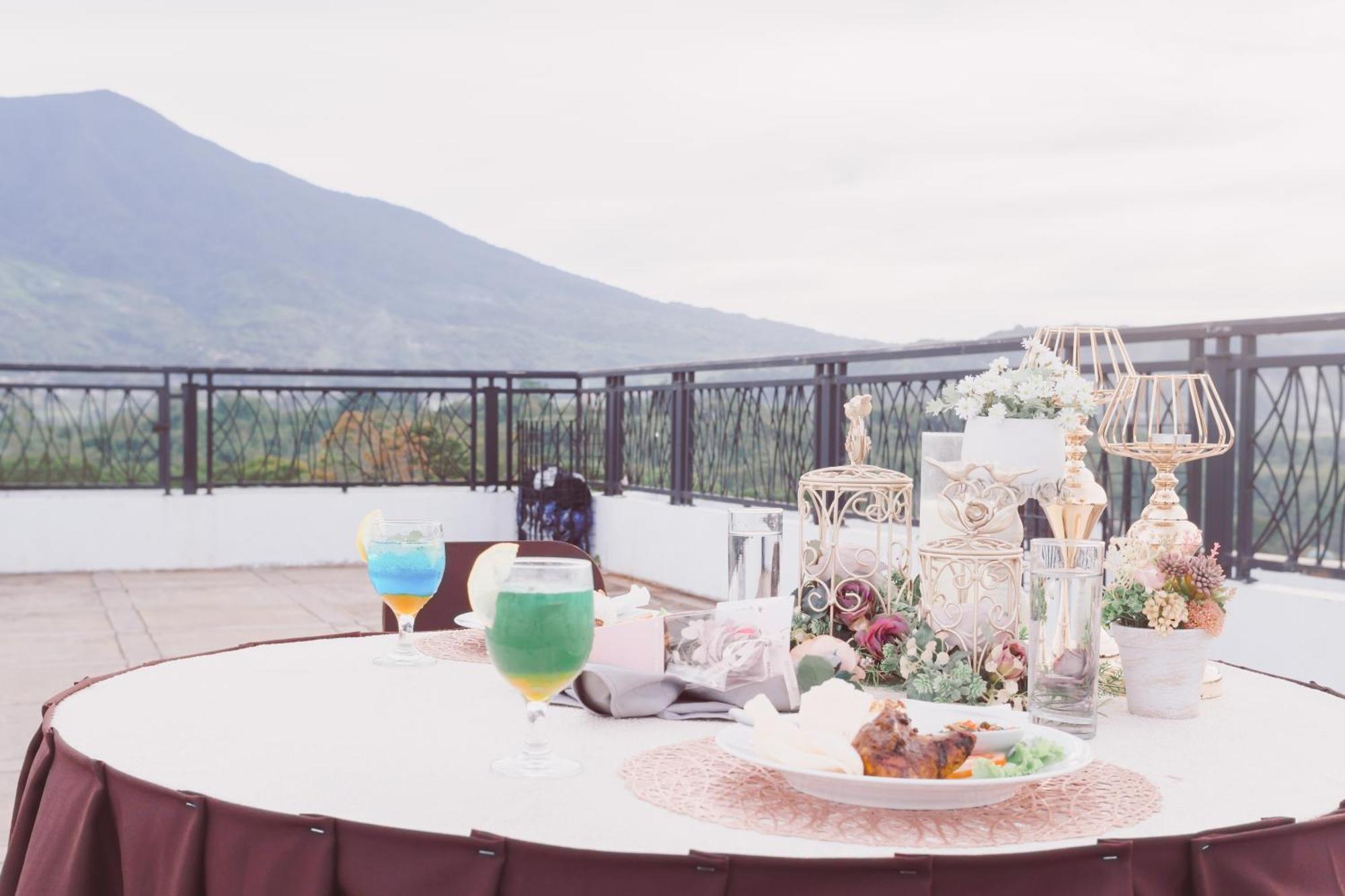Fahira Hotel Syariah Bukittinggi Buitenkant foto