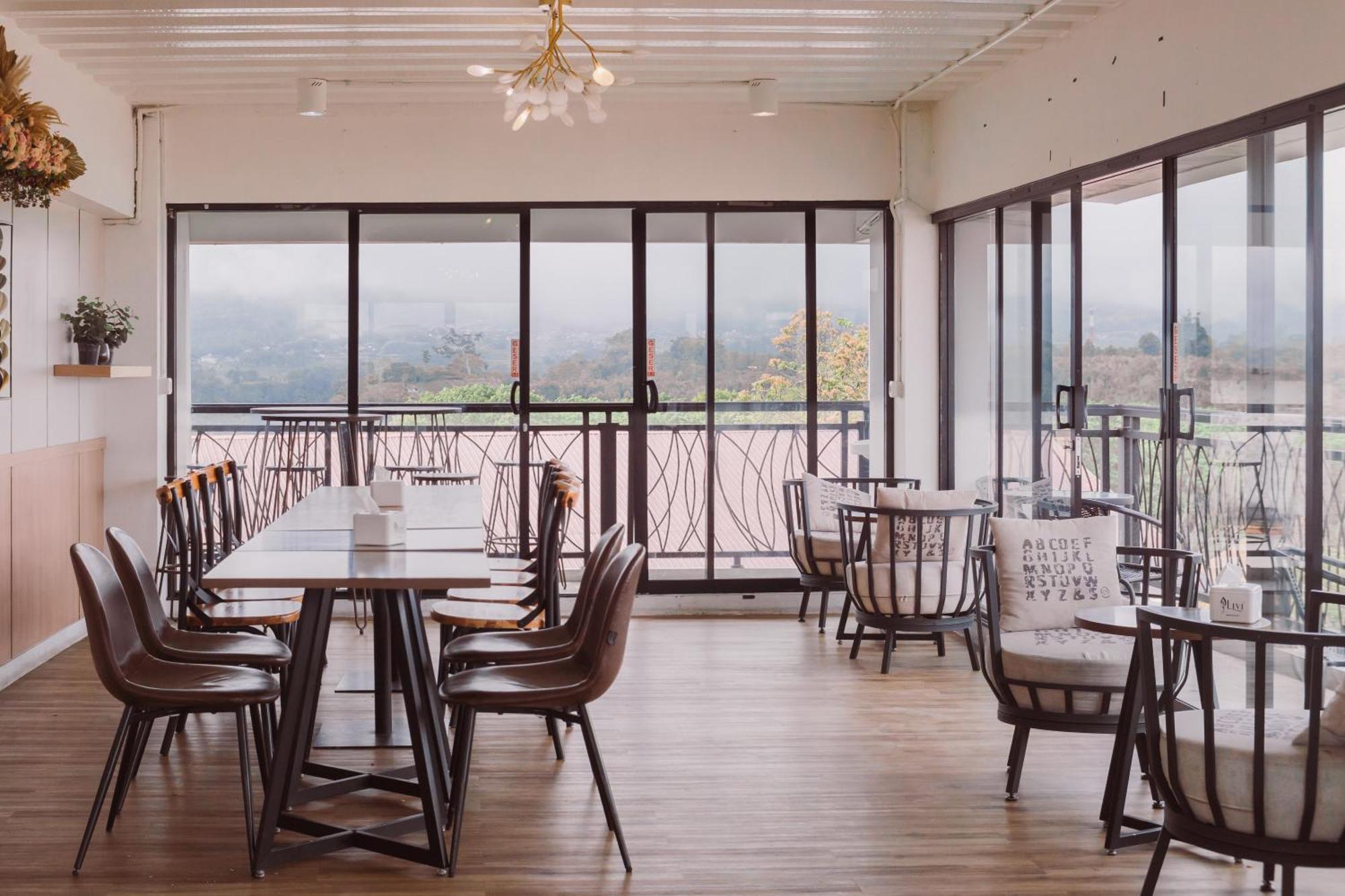 Fahira Hotel Syariah Bukittinggi Buitenkant foto