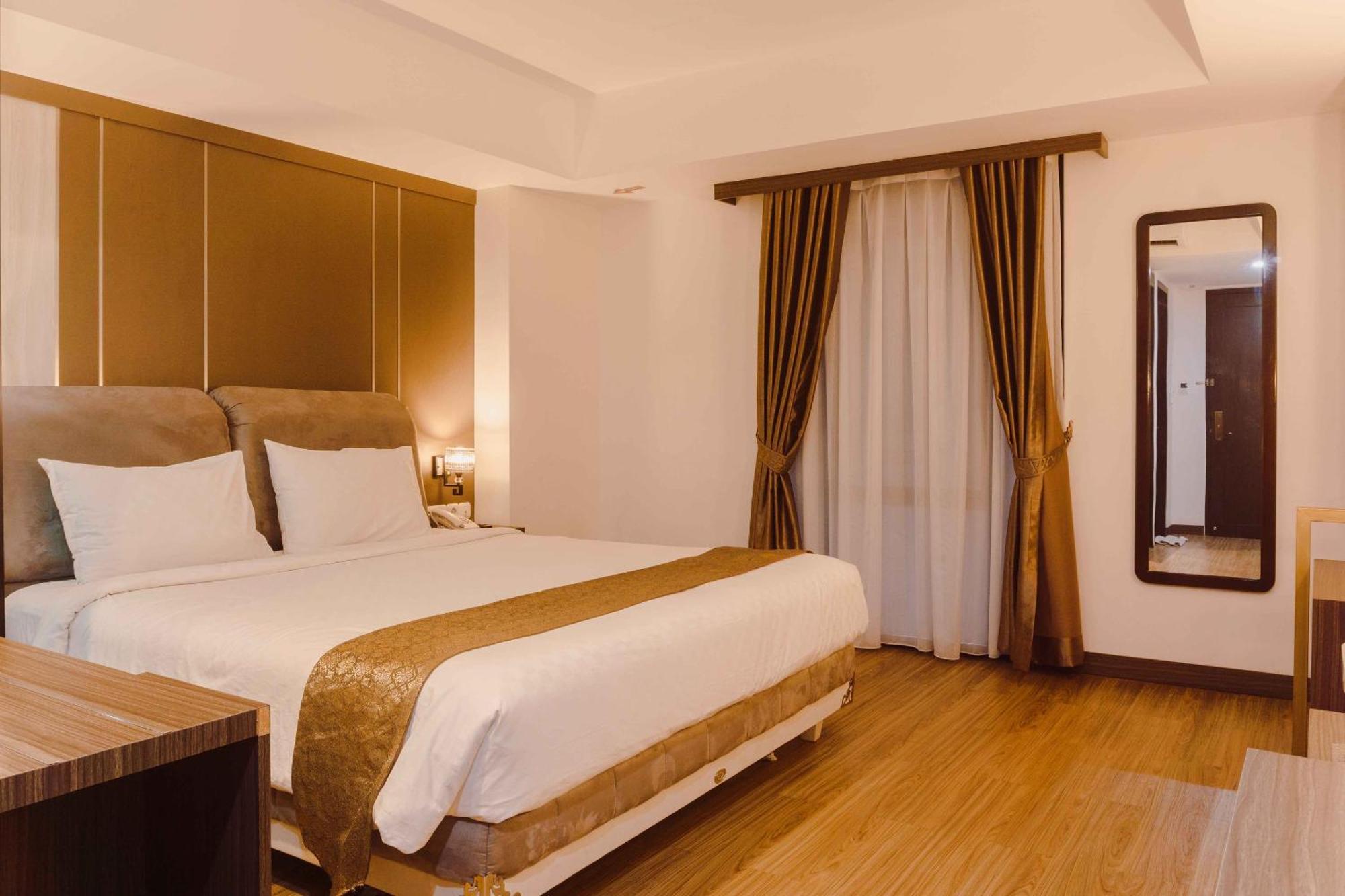 Fahira Hotel Syariah Bukittinggi Buitenkant foto